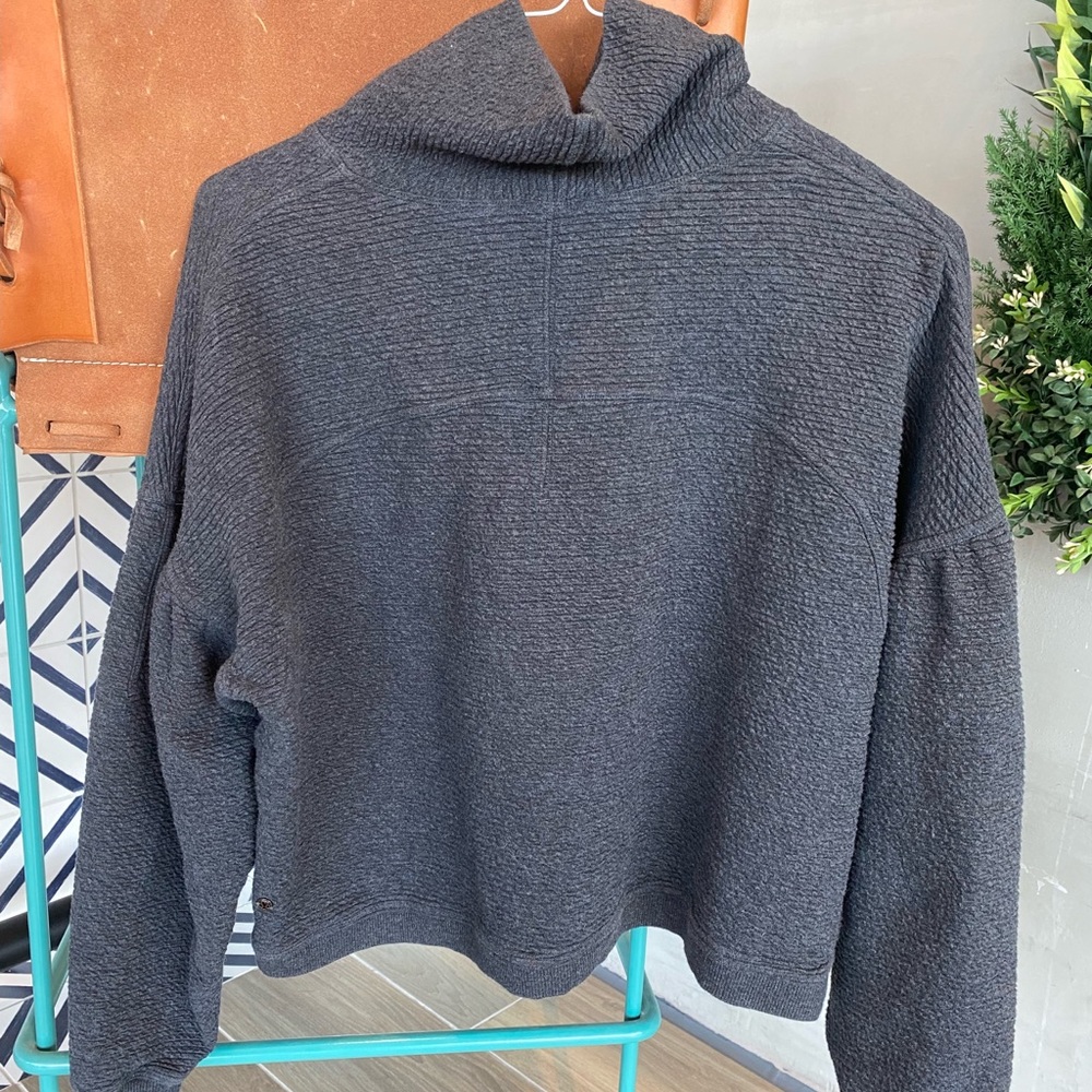 Lululemon Pullover
